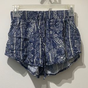 Abercrombie XS Paisley Print shorts